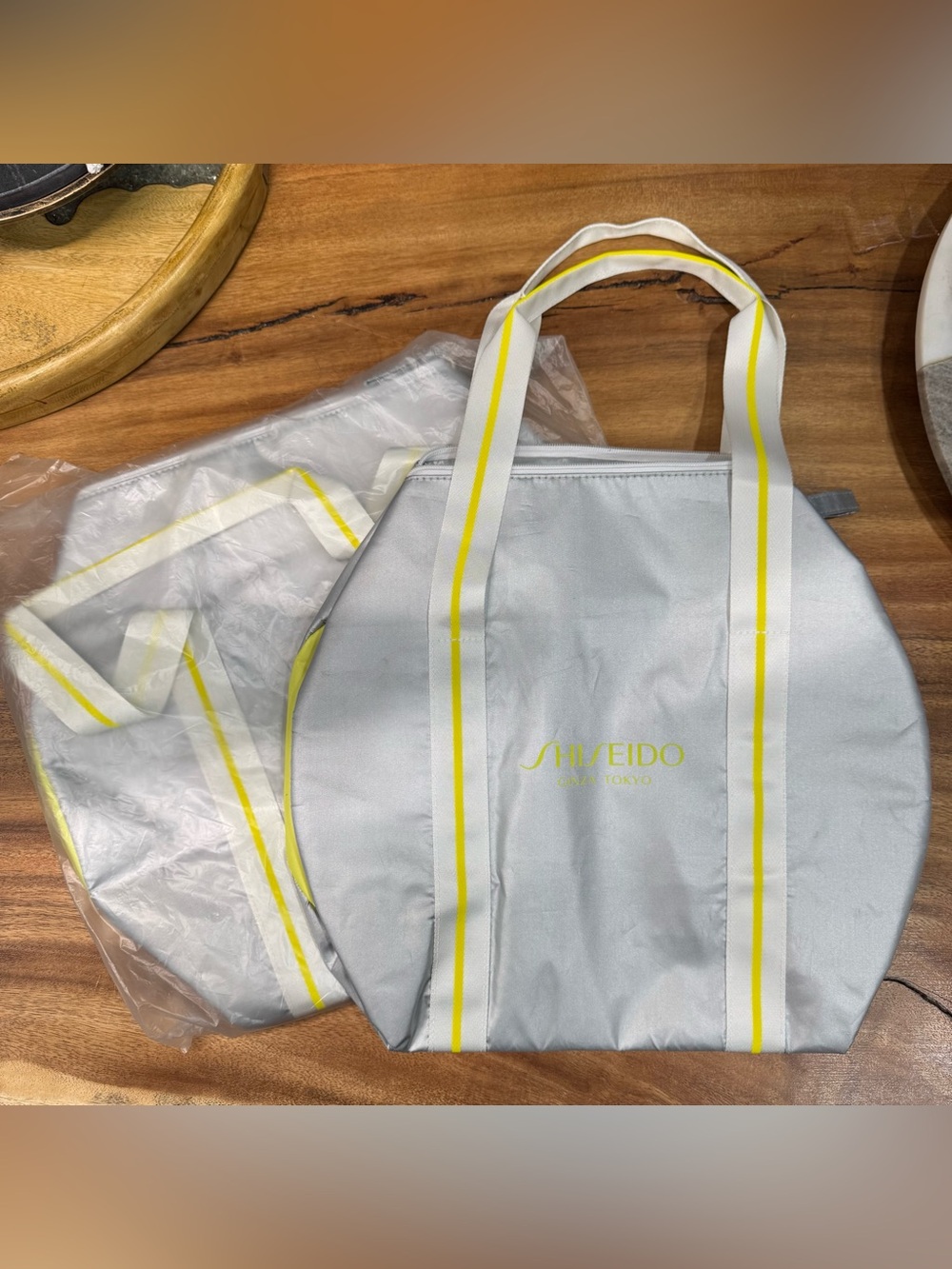 SHISEIDO FOLDABLE TRAVEL TOTE BAG PAIR BRAND NEW NEVER USED NWT UNISEX HTF RARE